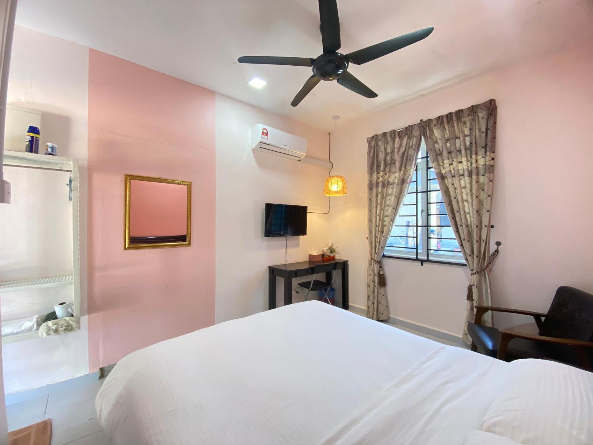 Besut Guesthouse Kampung Kuala Besut Bagian luar foto