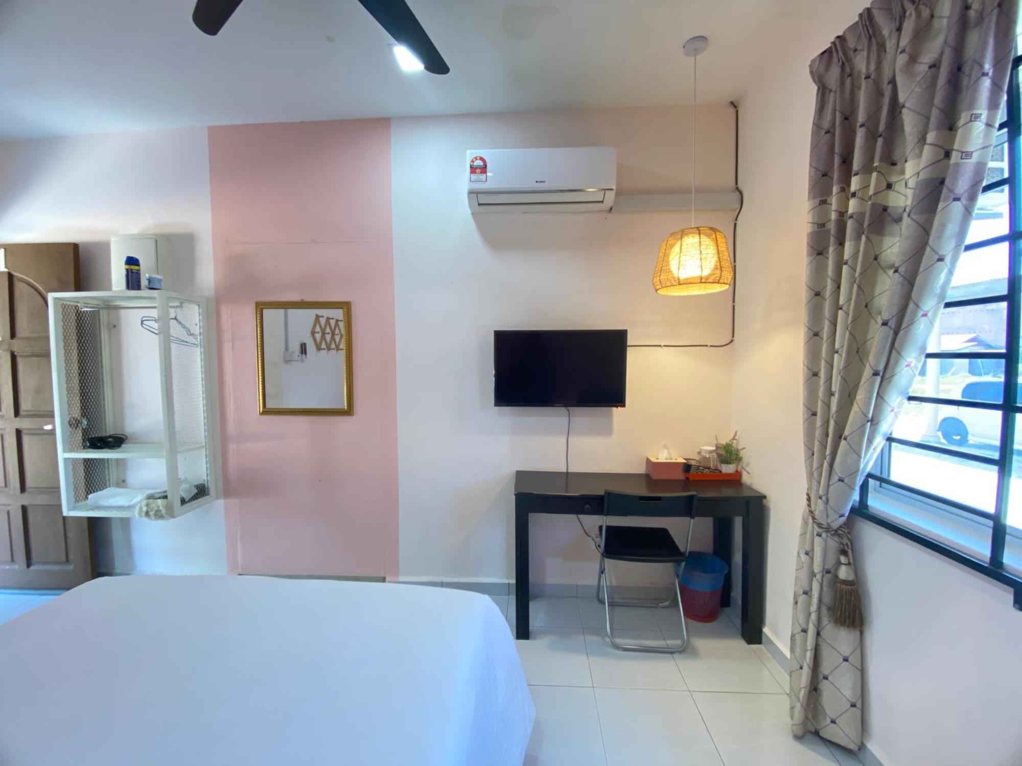 Besut Guesthouse Kampung Kuala Besut Bagian luar foto