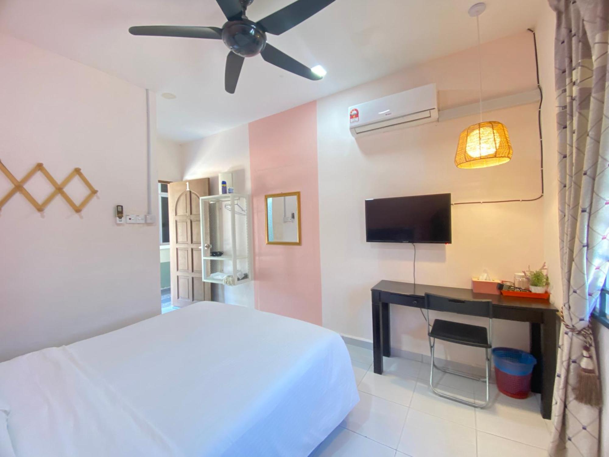 Besut Guesthouse Kampung Kuala Besut Bagian luar foto